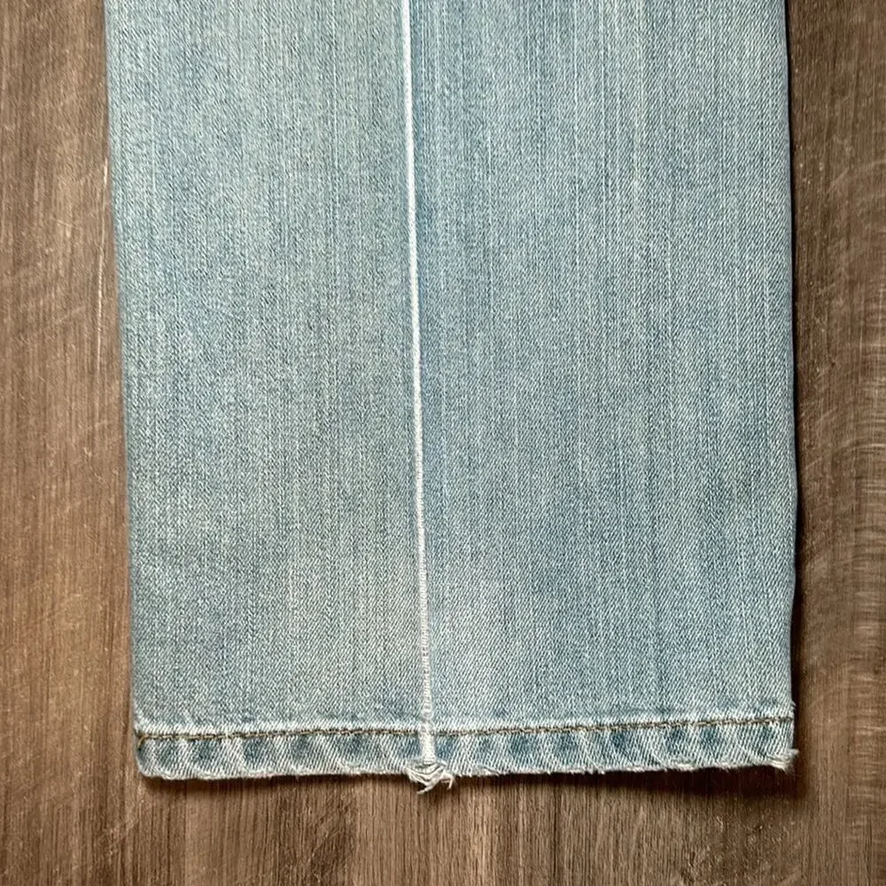 Levis item preowned
